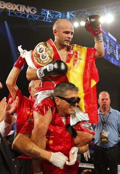 Via ESPN: Kiko Martinez Wins 122-Pound Title