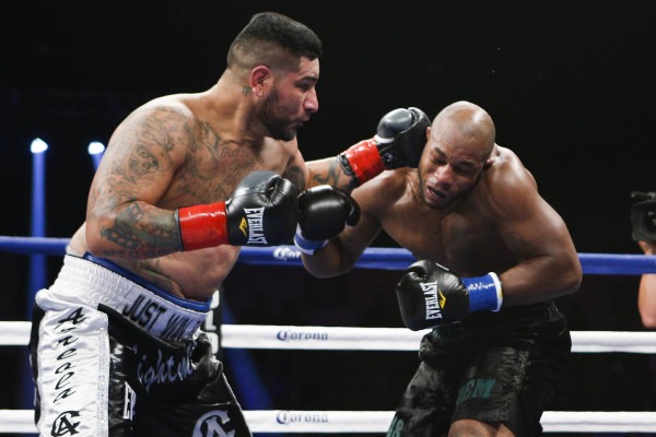 Chris Arreola Stuns Seth Mitchell