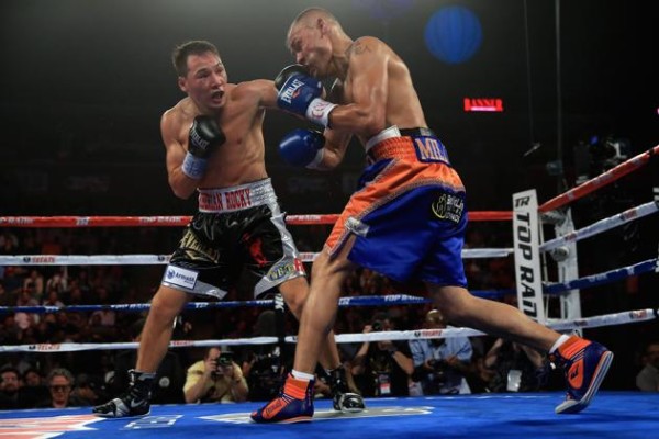 mike-alvarado-v-ruslan-provodnikov-20131020-042353-449 Getty
