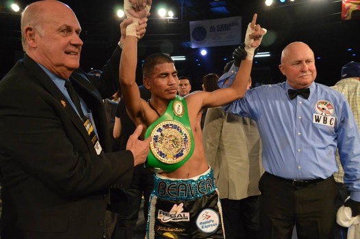 Alexis Santiago Scores 10-Round Unanimous-Decision Victory
