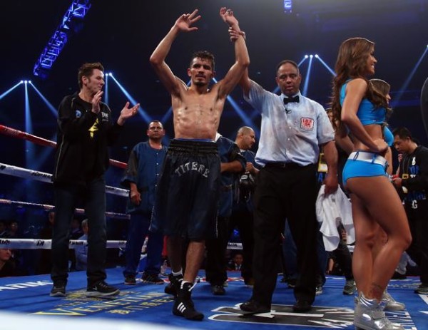 Photo Gallery: Miguel Vazquez vs. Denis Shafikov