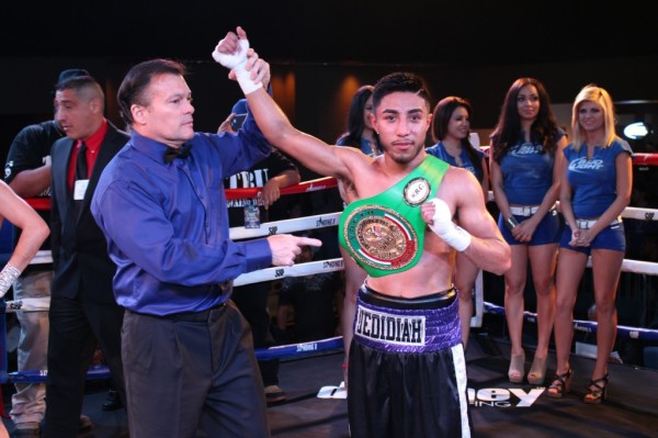 Standing 8 Fight Night - 4-26-14 - Jr. Barron (40)
