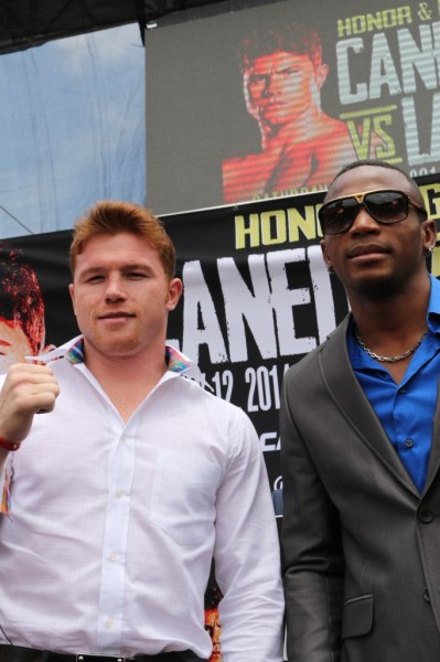 Canelo - Lara - Jr. Barron (44)