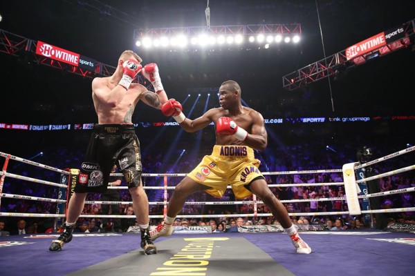 Stevenson Survives Knockdown Against Fonfara, Wins UD