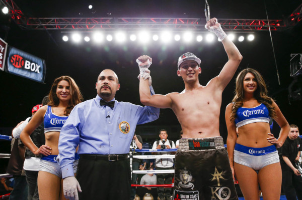 Hugo Centeno Jr. Knocks Out James De la Rosa in Round 5