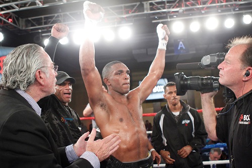 ESPN Friday Night Fights: Tureano Johnson Defeats Gavronski