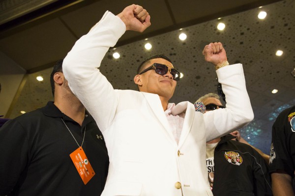 Heated Maidana Calls on Mayweather to ‘Fight Him Like a Man’