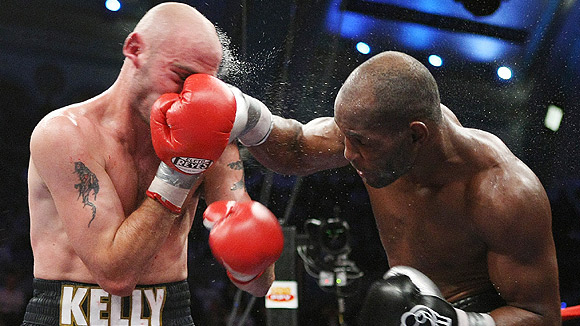 Bernard Hopkins - Kelly Pavlik - AP Photo Tim Larsen
