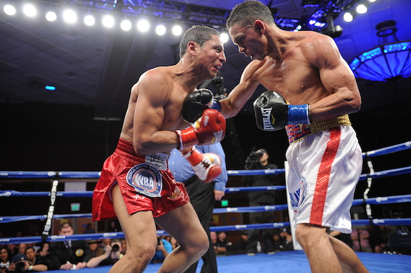 Darleys Perez vs. Jonathan Maicelo - PHOTO CREDIT CARLOS BAEZA THOMPSON BOXING PROMOTIONS3