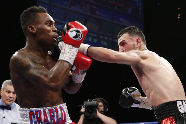 002_Vanes_Martirosyan_vs_Jermell_Charlo