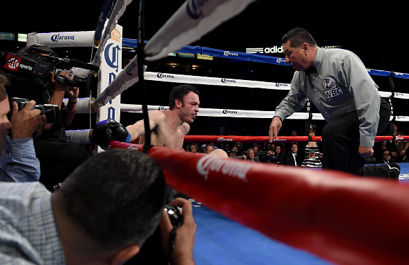 Video | Fonfara Knocks Chavez Jr. Down in Round 9