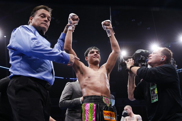 014_Omar_Figueroa_vs_Ricky_Burns