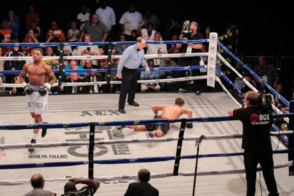 Photo Gallery | Antoine Douglas vs. Istvan Szili Fight Night