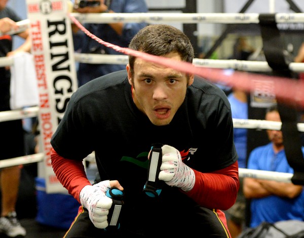 Chavez Jr. vs. Reyes: Media Workout Photos & Quotes