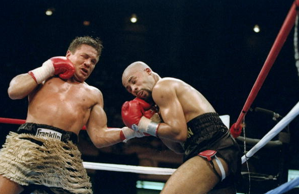 Flashback Friday | Vinny Pazienza vs. Lloyd Honeyghan: “Only The Strong Survive”