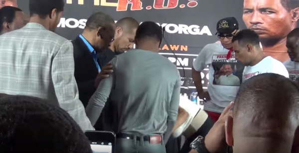 Video | Ricardo Mayorga Slaps Shane Mosley’s Girlfriend’s Butt!