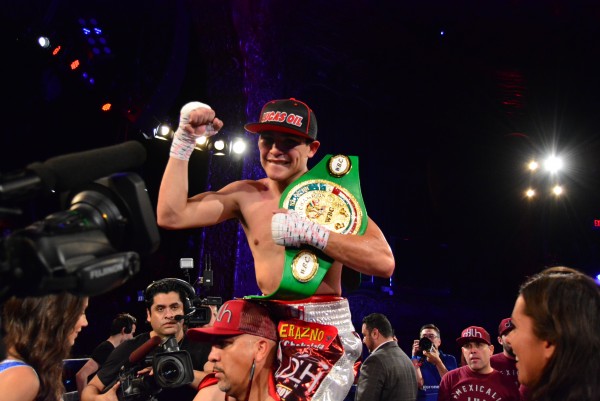 Diego De La Hoya KOs Arturo Badillo in 4