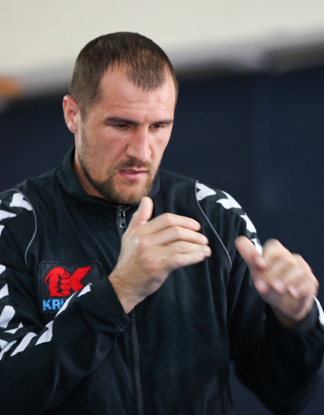 Sergey Kovalev - Jose Pineiro (17)