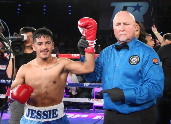 Jessie Magdaleno Stops Rey Perez in Round 7