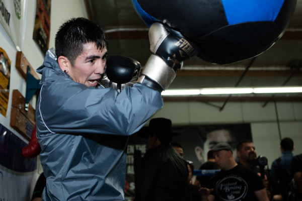 Leo Santa Cruz Workout - Scott Hirano Showtime (14)