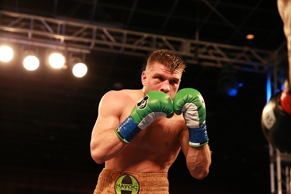 Derevyanchenko Stops Johnson Late