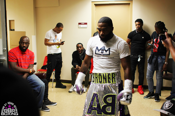 Adrien Broner - Alex Burgos