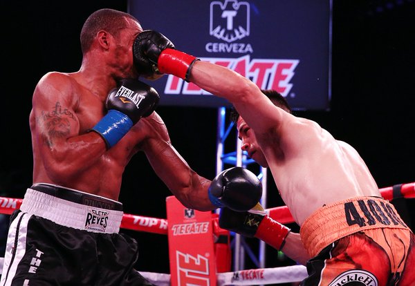 Francisco Santana Decisions Ed Paredes on UniMas