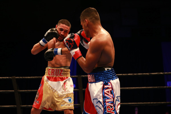 Cruz vs Figueroa_Fight_Dave Nadkarni _ Premier Boxing Champions4