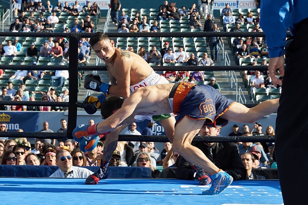 Jorge Lara Stops Fernando Montiel in Round 1