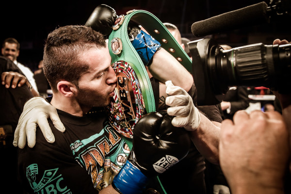 Dejan Zlaticanin Stops Franklin Mamani to Win Vacant WBC Lightweight Title