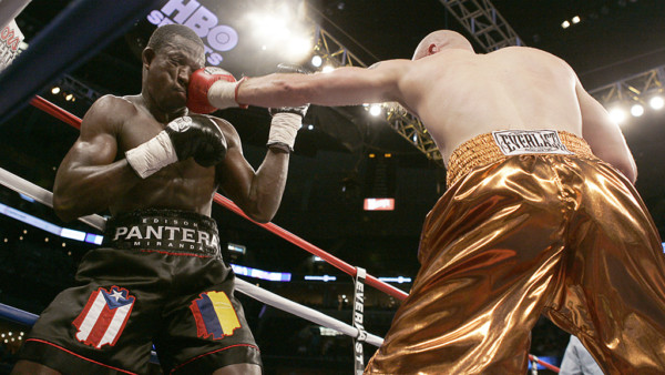 Flashback Friday | Edison Miranda vs. Kelly “The Ghost” Pavlik