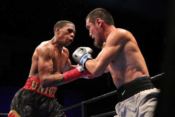 Yeleussinov vs Lee_Fight_Dave Nadkarni _ Premier Boxing Champions (1)