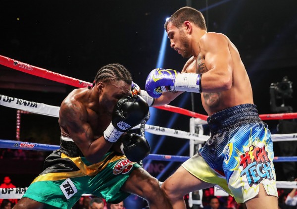lomachenko-vs-walters-fight-night-mikey-williams
