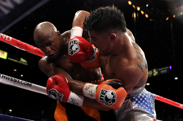 floyd-mayweather-vs-victor-ortiz-al-bello-getty-images-3