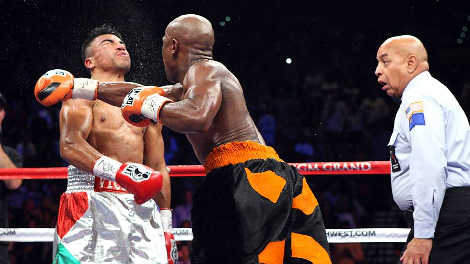 floyd-mayweather-vs-victor-ortiz-getty-images