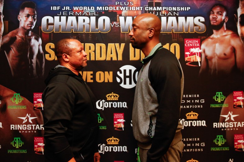 lr-sho-trainer-rd-table-shields-vs-edwards-12072016-8922