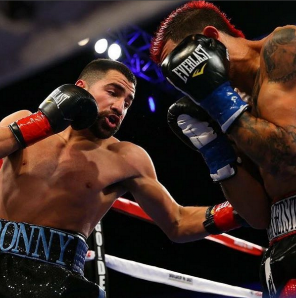 Ronny Rios Stops Roy Tapia After 6