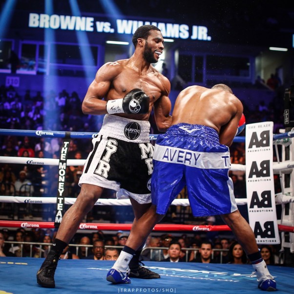Browne Dominates Williams in 6th-Round Stoppage