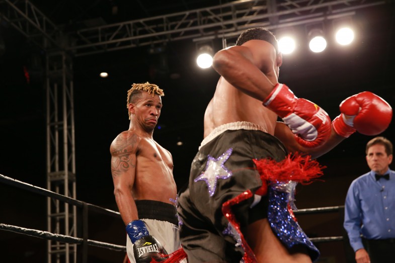 Leduan Barthelemy Stops Blanco in Round 9 to Remain Unbeaten