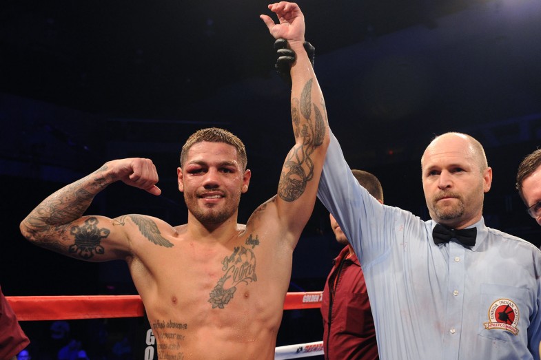 Perez Survives Knockdown to Edge Lopez by Split Decision