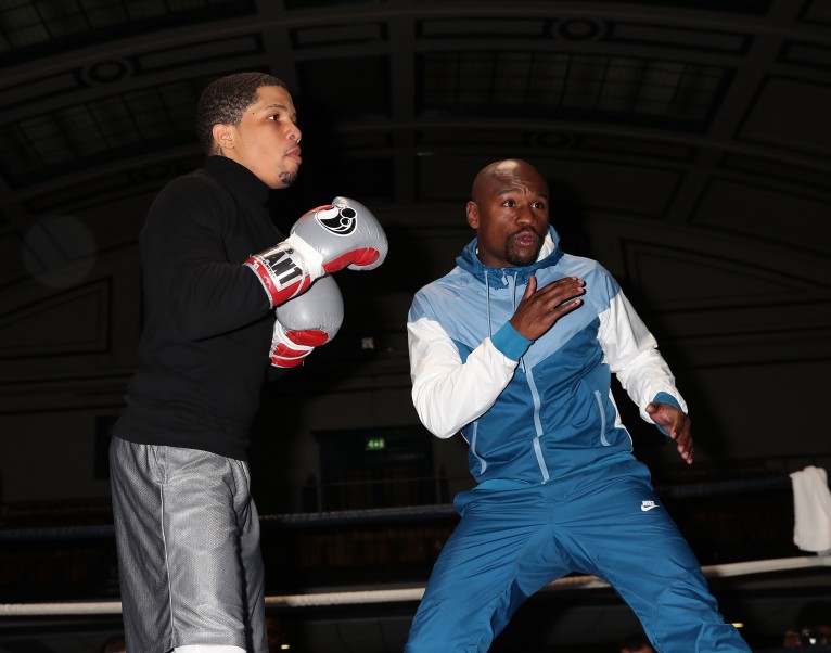 Davis vs. Walsh Public Workout Photos