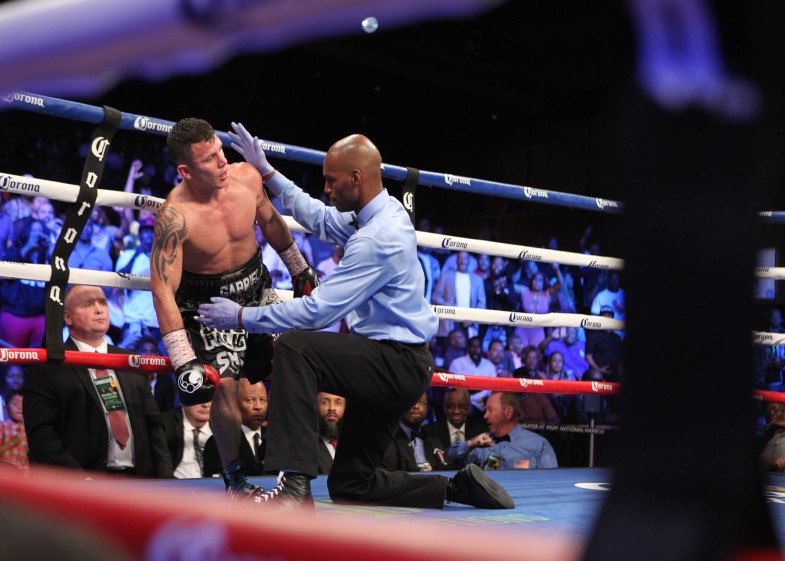 Gary Russell vs. Oscar Escandon - Tom Casino Showtime (26)