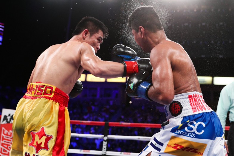 WATCH: Srisaket Sor Rungvisai Blasts Roman Gonzalez in Round 4