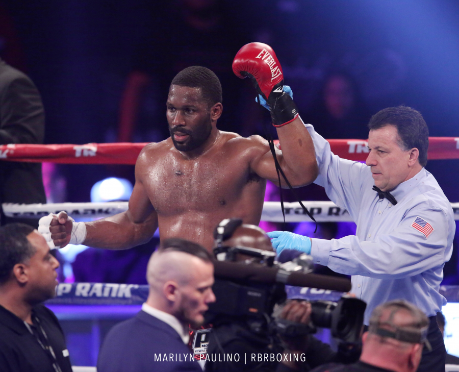 Bryant Jennings Hammers Haynesworth on the Lomachenko-Rigondeaux Undercard