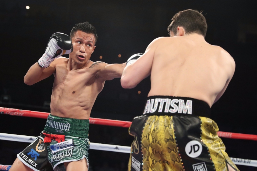 Francisco Vargas Defeats Stephen Smith After Horrific Ear Injury