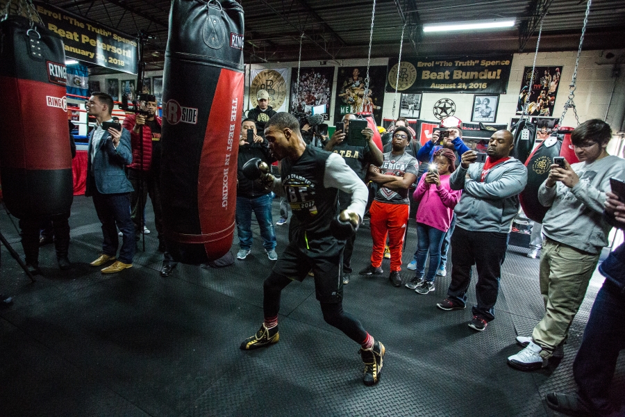 Errol Spence Jr. vs. Lamont Peterson