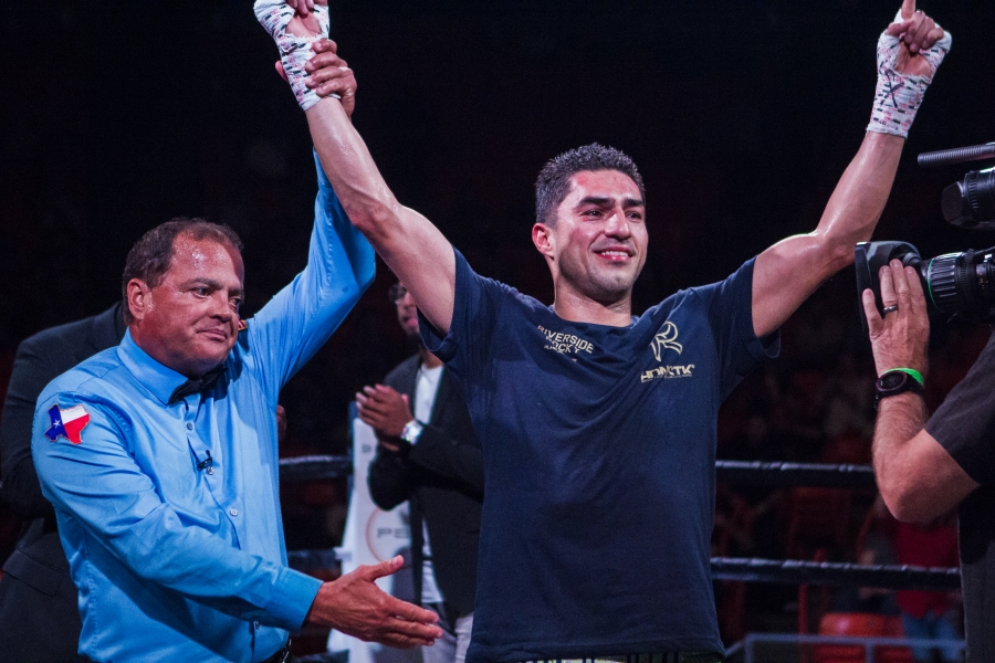 Josesito Lopez Hands Miguel Cruz His First Loss via Unanimous Decision