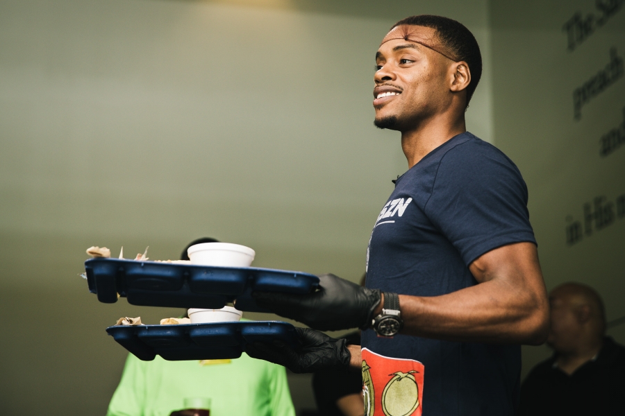 Errol Spence Jr. Gives Back to Hometown