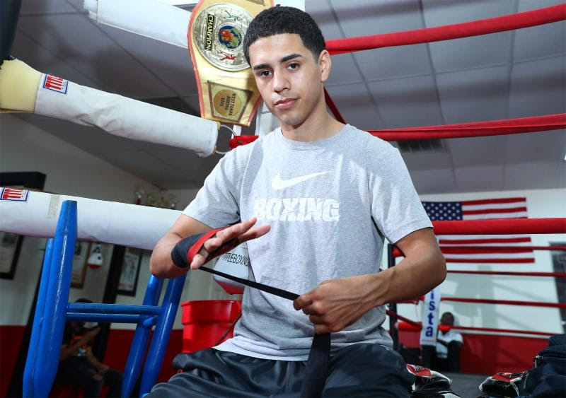 Antonio Vargas Takes on Aaron Echeveste Lopez