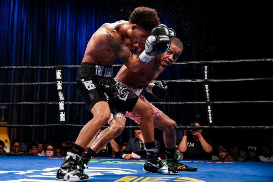 Ladarius Miller Edges Dennis Galarza for Unanimous Decision Victory